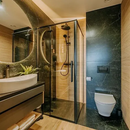 Rj Oberconiowka & شقة *