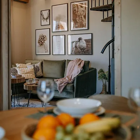 Rj Oberconiowka & شقة زاكوباني